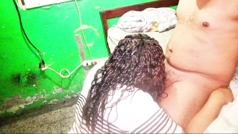 Milfta boohot: Ibu tiriku dengan pantat bahenol lagi asik nyepong kontolku