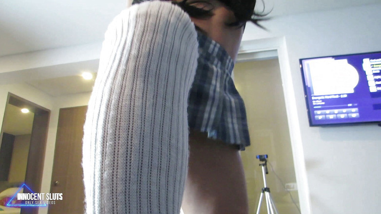 Funny sex: Spogliarello modello corpo perfetto prima di scopare