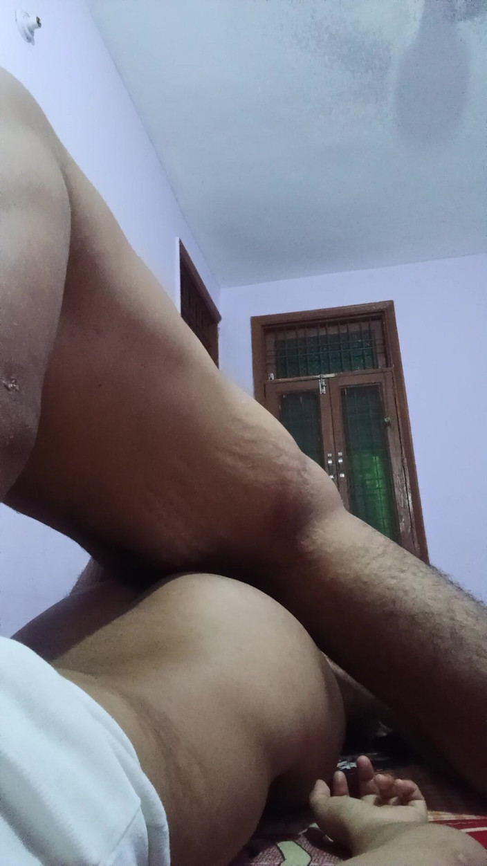 Rishi: Vänens syster lämnade naken hemma