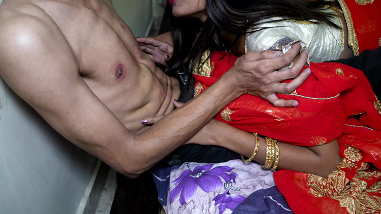 Hot_storys7: Indická desi bhabhi hardcore šuká jako stroj s velkým ptákem