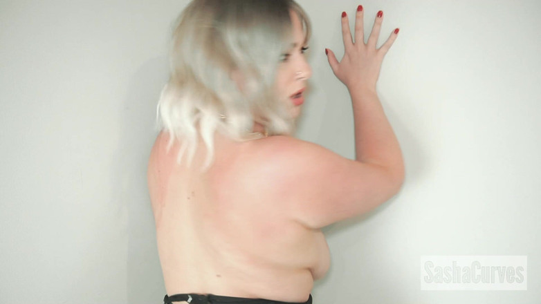 Sasha Curves: 隶：被征服、被俘并繁殖