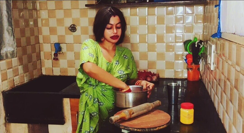 Priyanka_David: 热辣的印度哥在夜间被 devar 在厨房性交