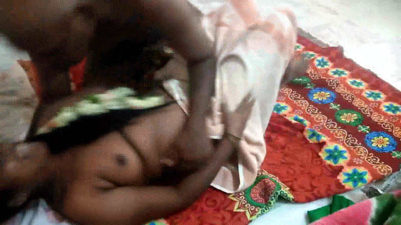 Desi palace: Ấn Độ làm tình tại nhà với cô vợ gợi cảm