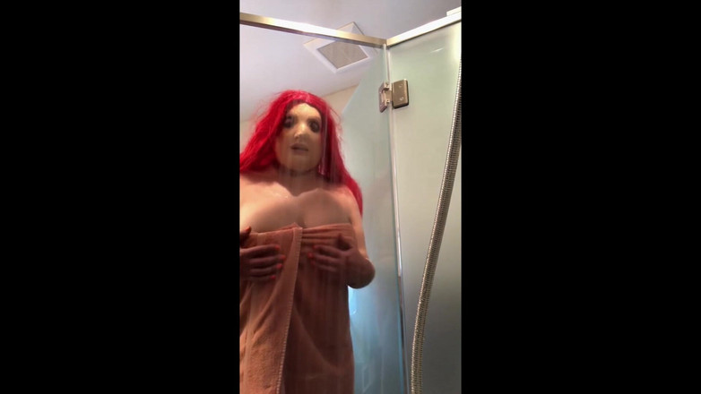 Deanna Doll: Deanna CD Doll bermandi