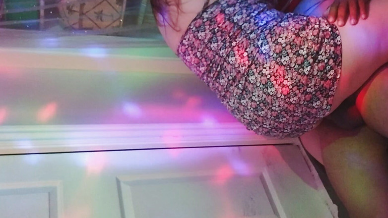 Horny wolves69: Sandy lagi asik muasin dirinya sendiri selesai mandi