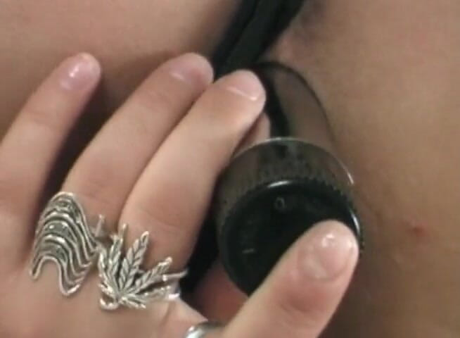 European Classics: Brunette beauty loves toying her both holes