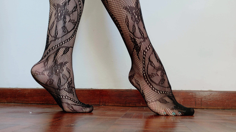 Kinky Lyrical: Nylon e tacchi chiari