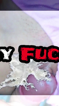Une demi-sœur sexy en collants baise la bite de son demi-frère