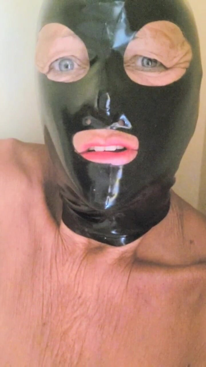 Wicked vee: Horny Bitch. Lock Me up