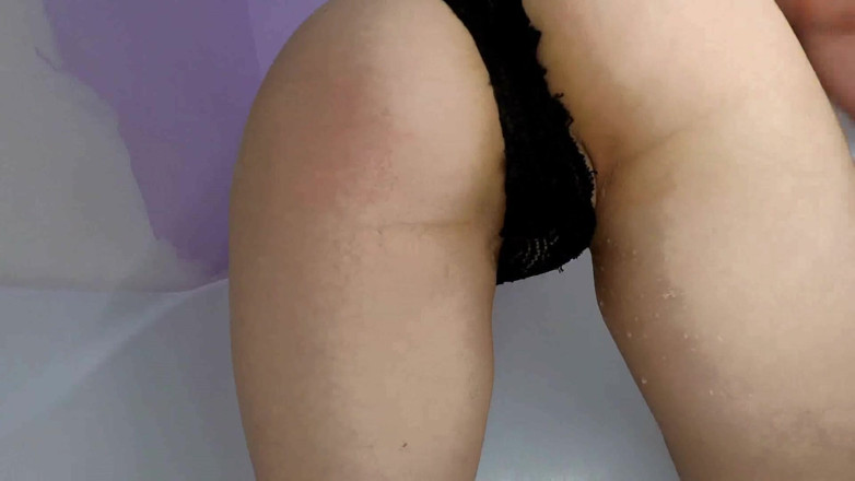 SexyFairyTale: Wet pussy, golden rain!