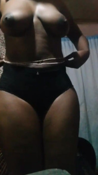 Dildoqueen Masturbating