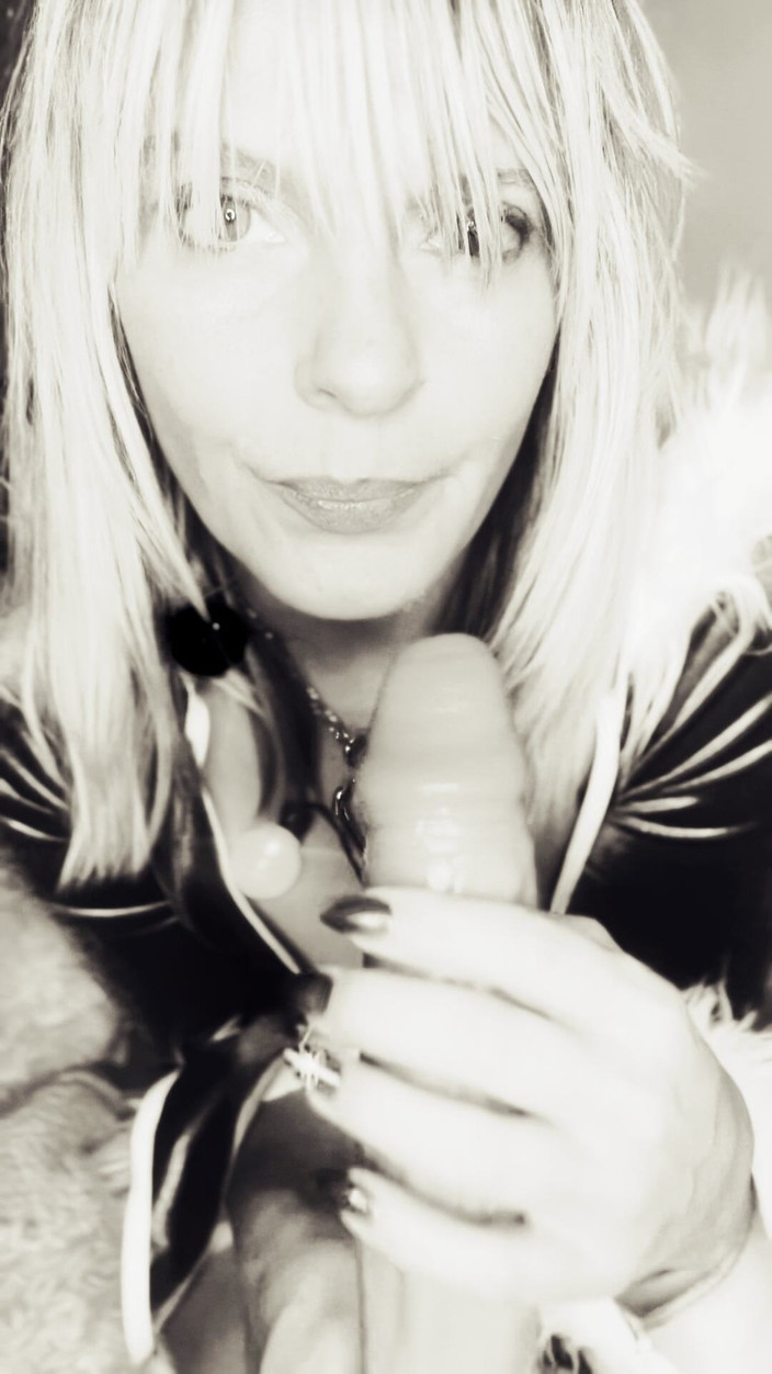 Whitneylane: Cântându-i Lui Moș Crăciun și fiind curva lui liberă de Crăciun