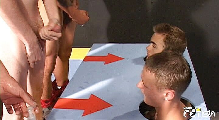 Gay Diaries: युवा लोगों का समूह एक उड़ाने वाली प्रतियोगिता में भाग लेते हैं और अपने पार्टनर का बड़ा लंड चूसते हैं