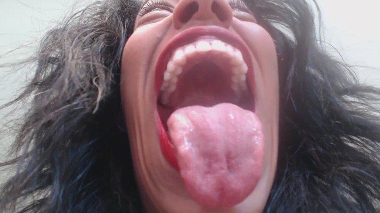 Golden lace: Freaky Mouth and Tongue