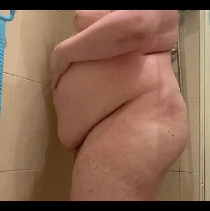 Chub toys: シャワーの時間、指で愛撫、お腹の遊び、柔らかいペニスで。楽しむ！