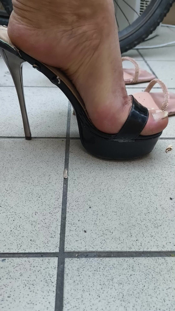 Mutsakin: Outro ângulo sexy dos meus saltos
