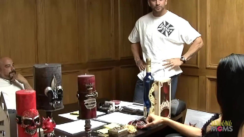 Shagging Stepmoms: Kayla Carrera, một cá nhân quyến rũ khiêu khích tình...