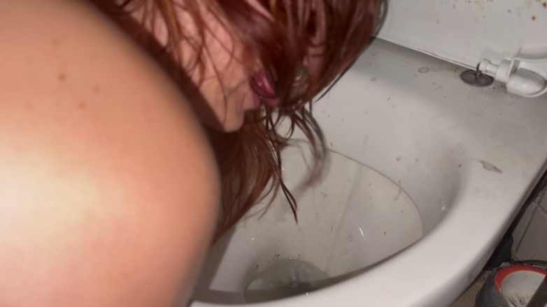 Elena917: Licking Dirty Floor and Toilet, Flashing Head in It