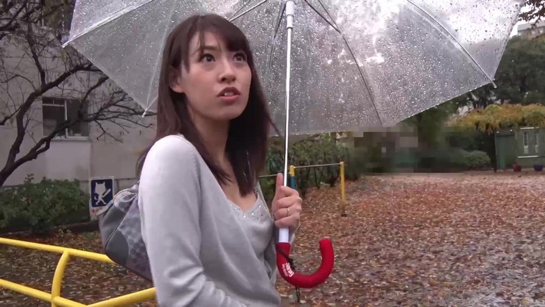 Raptor Inc: 雨に濡れてマンコを濡らした女。