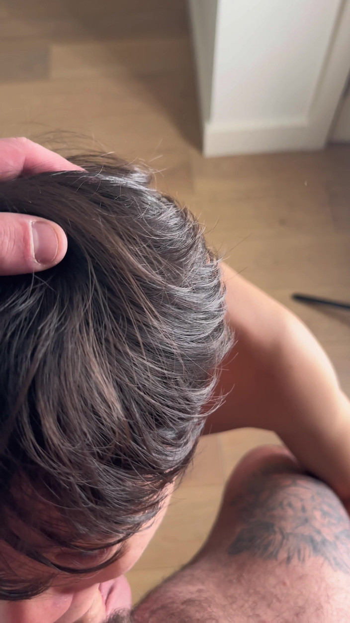 TheTallBrit: Твинк кінчає, запліднюється високим британцем