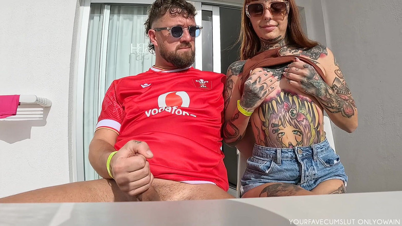 Yourfavecumslut: Handjob mit riesigem abspritzen auf dem balkon!