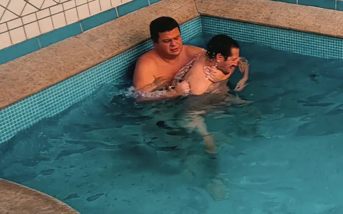 Combat and fetish: Pool Fight: Bear Chubby Vs Jobber - Naked