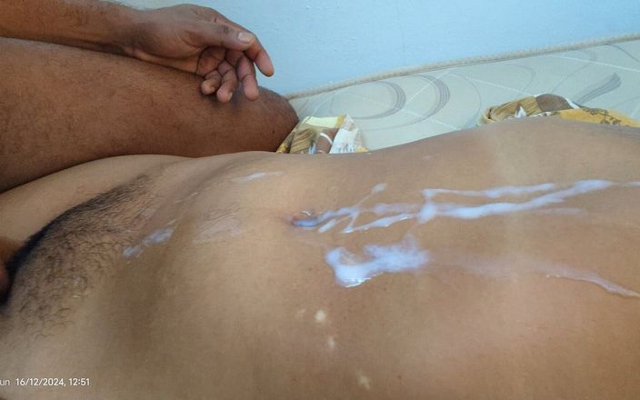 Pavi sun: India tiene coño peludo y mojado lamiendo