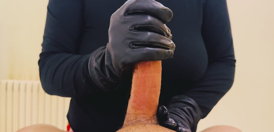 SinCensuraLab: Straw with Gloves