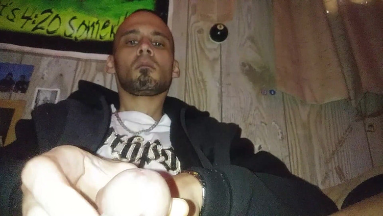 KingSpade: Дивіться, як він кінчає в чистому екстазі