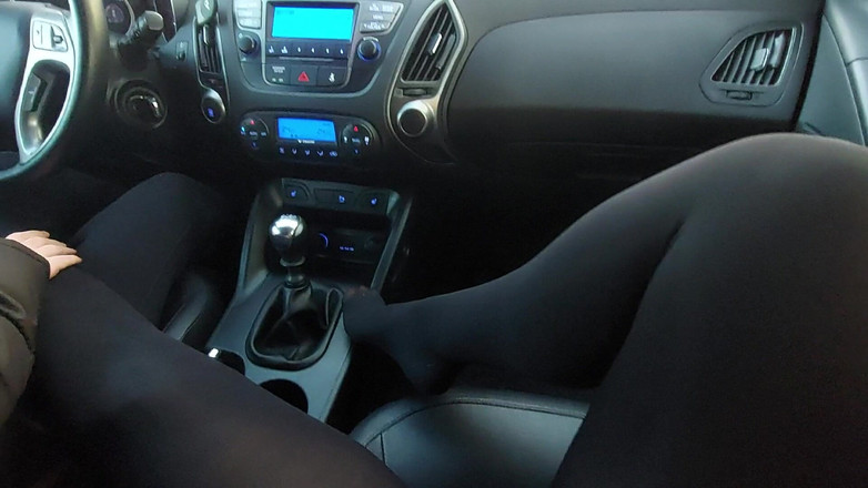 Step Mommy: Elegante reife frau nimmt morgens ein Taxi, um ins büro...