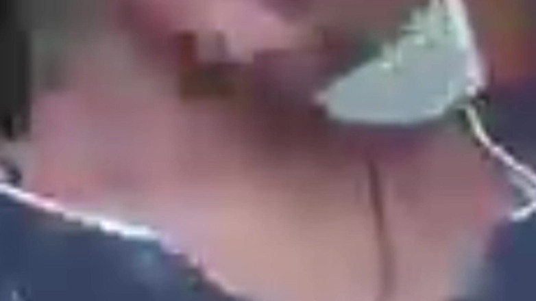 DesiBurChudai: Après que le mari soit sorti, il le beau-frère très...