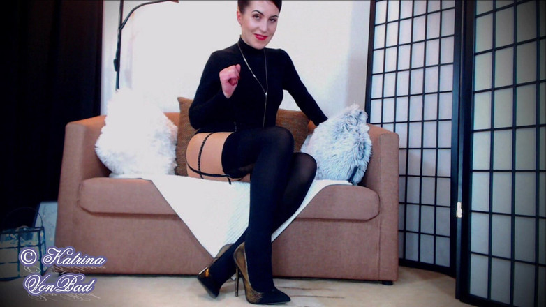 KatrinaVonBad: * Rastreador de nylon *