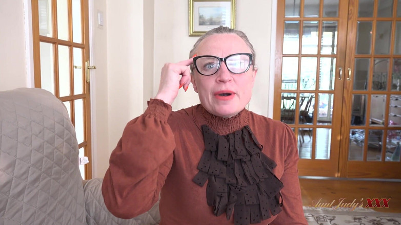 Aunt Judy's XXX: AuntJudysXXX - Matura ta matură profesoară Matură, doamna Andrea Ann, găsește...