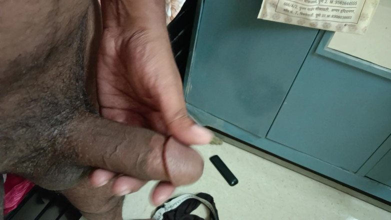 Tausif khan: マラーティーの少年が彼女を恋しく思う