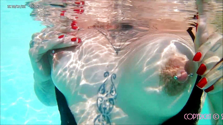 Domina Lady Vampira - SM Studio Femdom Empire: Zeiță subacvatică