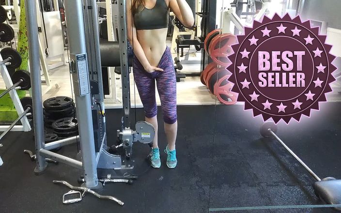 Emily Bee: Nästan fångad i gymmet under sprutning
