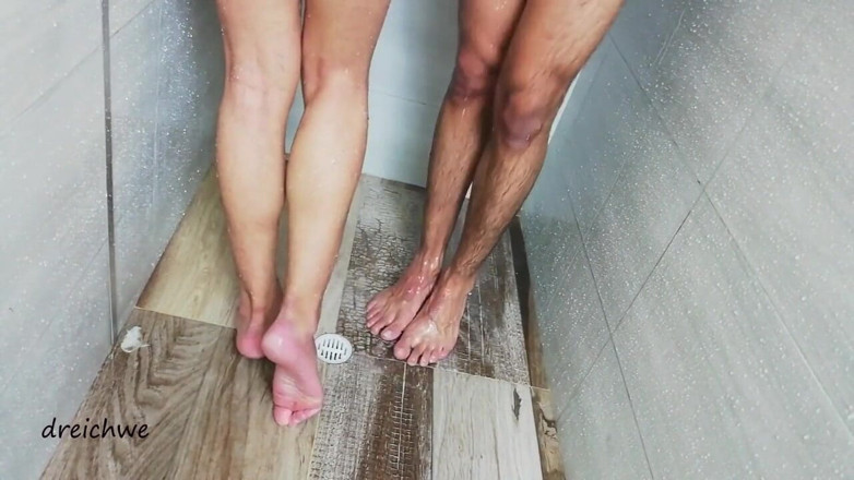 Dreichwe: Foot fetish with a condom