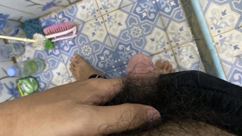 Jackson World: Kepergok diam-diam diam di kamar mandi temanku