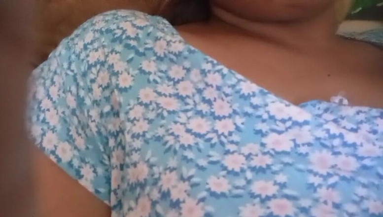 Miya White: 斯里兰卡热金发女郎