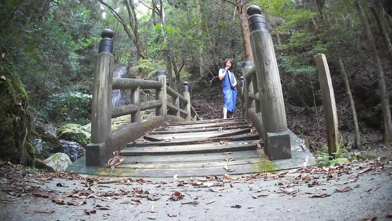 Mayumi Kanzaki: Japonská MILFka venku