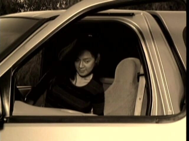 Solo Sensations: Молодая азиатка трогает ее киску и принимает чувственный душ