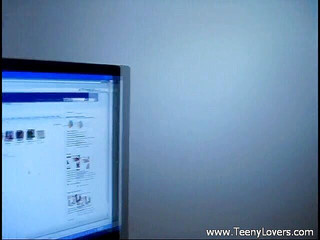 Teeny Lovers: 自宅で彼のアマチュアの友人をクソ