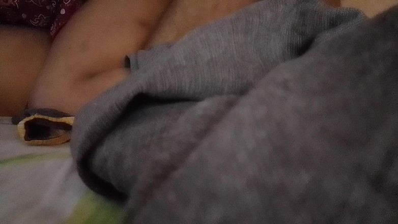 Bijukumar: 喀拉拉邦女孩坐在她丈夫的身上，给他口交