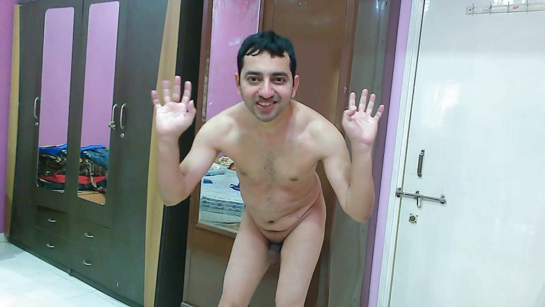 Cute & Nude Crossdresser: Calda sissy travestito femboy Sweet Lecca-lecca piscia sotto la gonna...