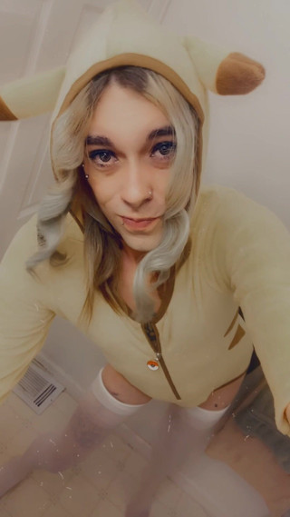 CarmenMelatonin: La pikaGirl arrapata ama il sesso