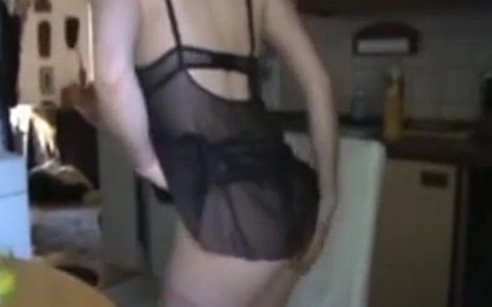 Cuckold MILF: Cornudo ama de casa milf con bbc bull