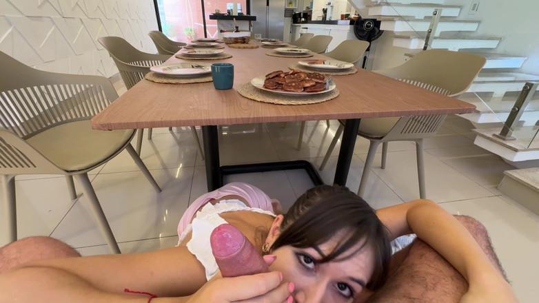 Kitty Kriss: Cycata gorąca żona podała grubego kutasa i kremówka zamiast kolacji