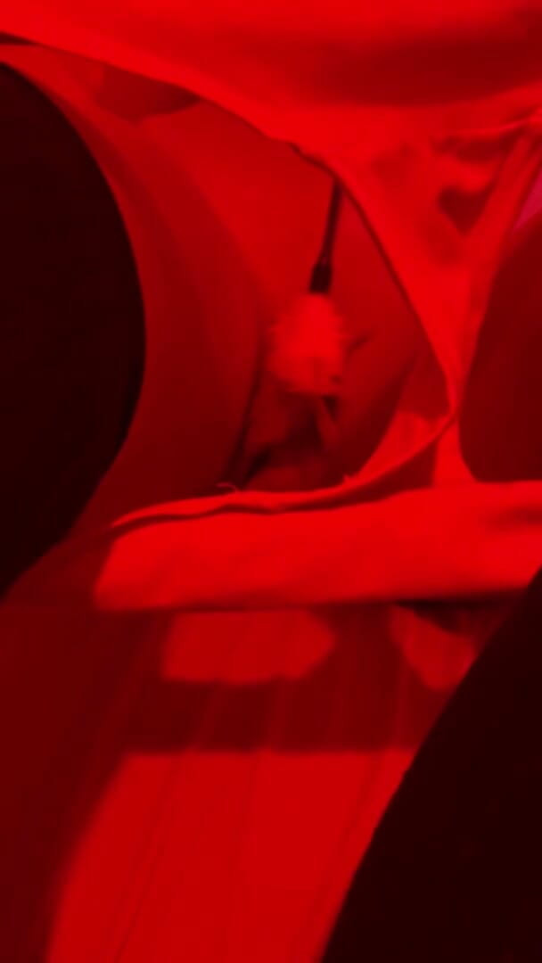 Cathia: Playing with a feather, on my juicy pussy