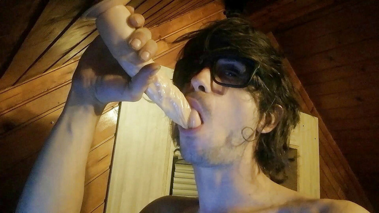 PowerBottomBoy: 큰 장난감을 가지고 노는 젊은 이모 소년