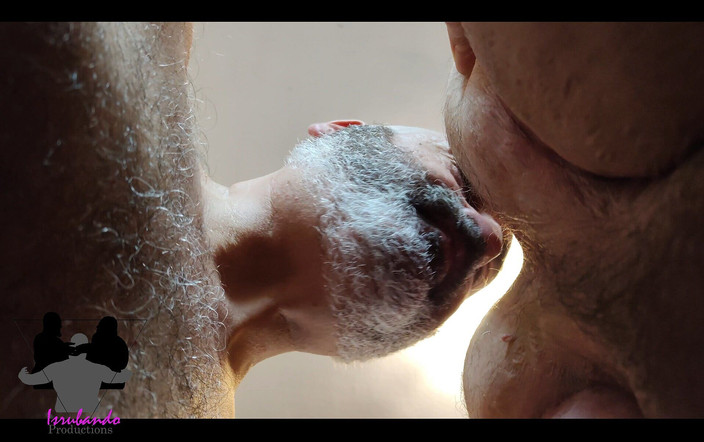 Nanferplus71: डैडी दोपहर में सुखद सोने के समय अपनी गोल-मटोल की गांड खाते हैं